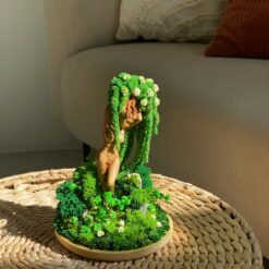 Лесная нимфа, Декор из мха