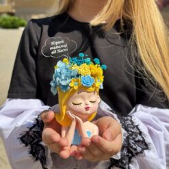 Гіпсове Кашпо Українка в жовто-блакитних кольорах з топером