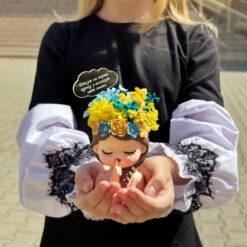 Гіпсове Кашпо Українка в жовто-блакитних кольорах з топером