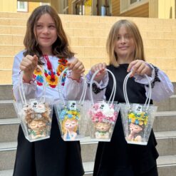 Гіпсове Кашпо Українка в жовто-блакитних кольорах з пакетом