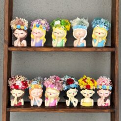 Різноколірні кашпо Дівчата України з букетом