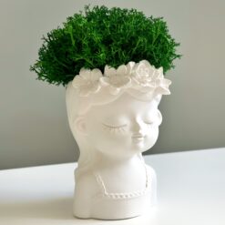 Кашпо Дівчина з віночком з зеленим стабілізованим мохом