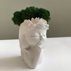 Кашпо Дівчина з віночком з темно зеленим мохом Premium