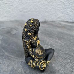 Статуетка оберіг Богиня Гайя чорна