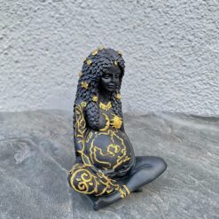 Статуетка оберіг Богиня Гайя чорна
