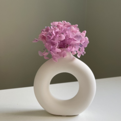 ваза скандинавська гармонія, біла керамічна ваза, сучасна ваза, ваза абстрактний дизайн, стильна ваза для інтер'єру, декоративна ваза, ваза для квітів, дизайнерська ваза, інтер'єрна ваза, ваза матова текстура, унікальна форма вази, елегантна ваза, ваза для декору, сучасне мистецтво ваза,ваза скандинавская гармония, белая керамическая ваза, современная ваза, ваза абстрактный дизайн, стильная ваза для интерьера, декоративная ваза, ваза для цветов, дизайнерская ваза, интерьерная ваза, ваза матовая текстура, уникальная форма вазы, элегантная ваза, ваза для декора, современное искусство ваза, ваза з діркою, ваза з отвором, ваза як бублик, ваза с дыркой, ваза с отверстием, ваза как бублик