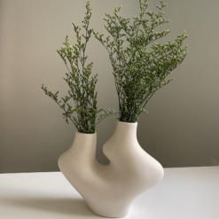 ваза абстрактна симфонія, керамічна ваза, сучасна ваза, ваза абстрактний дизайн, стильна ваза для інтер'єру, декоративна ваза, ваза для квітів, дизайнерська ваза, інтер'єрна ваза, ваза матова текстура, унікальна форма вази, елегантна ваза, ваза для декору, сучасне мистецтво ваза, ваза абстрактная симфония, керамическая ваза, современная ваза, ваза абстрактный дизайн, стильная ваза для интерьера, декоративная ваза, ваза для цветов, дизайнерская ваза, интерьерная ваза, ваза матовая текстура, уникальная форма вазы, элегантная ваза, ваза для декора, современное искусство ваза