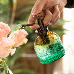 обприскувач, вінтажний обприскувач, обприскувач для квітів, садовий обприскувач, зволожувач для рослин, аксесуари для саду, догляд за рослинами, вінтажний декор, полив квітів, садовий інструмент