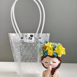 Кашпо дівчина українка з букетом 1 перше вересня