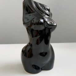 ваза в форме женского тела, керамическая ваза Моника 18 см, черная ваза Моника, декоративная ваза в форме тела, ваза для цветов Моника, стильная ваза Моника керамика, ваза Моника женская фигура, ваза интерьерная Моника 18 см, черная керамическая ваза Моника, ваза-фигура женское тело 18 см, ваза для домашнего декора Моника, эксклюзивная ваза Моника керамика, ваза Моника черная глянцевая, ваза у формі жіночого тіла, керамічна ваза Моніка 18 см, чорна ваза Моніка, декоративна ваза у формі тіла, ваза для квітів Моніка, стильна ваза Моніка кераміка, ваза Моніка жіноча фігура, ваза інтер'єрна Моніка 18 см, чорна керамічна ваза Моніка, ваза-фігура жіноче тіло 18 см, ваза для домашнього декору Моніка, ексклюзивна ваза Моніка кераміка, ваза Моніка чорна глянцева.