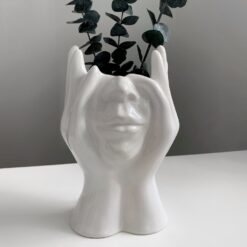белая ваза Мечта керамика 21 см, керамическая ваза белая Мечта руки и лицо, декоративная белая ваза для цветов 21 см, ваза из белой керамики ручной работы, уникальная белая ваза в форме рук, ваза белая для домашнего декора, керамическая белая ваза для интерьера, арт ваза керамическая белая, стильная белая керамическая ваза, біла ваза Мрія кераміка 21 см, керамічна ваза біла Мрія руки і обличчя, декоративна біла ваза для квітів 21 см, ваза з білої кераміки ручної роботи, унікальна біла ваза у формі рук, ваза біла для домашнього декору, керамічна біла ваза для інтер'єру, арт ваза керамічна біла, стильна біла керамічна ваза