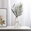ваза скандинавский стиль, минималистичная ваза, белая керамическая ваза, ваза для сухих веток, оригинальная ваза для интерьера, стильная ваза для декора, дизайнерская ваза скандинавия, современная ваза белого цвета, скандинавский минимализм, керамическая ваза белая, минимализм для интерьера, декоративная ваза для дома, ваза скандинавський стиль, мінімалістична ваза, біла керамічна ваза, ваза для сухих гілок, оригінальна ваза для інтер'єру, стильна ваза для декору, дизайнерська ваза скандинавія, сучасна ваза білого кольору, скандинавський мінімалізм, керамічна ваза біла, мінімалізм для інтер'єру, декоративна ваза для дому