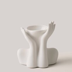 ваза объятия нежности белая, белая керамическая ваза, стильная ваза для декора, декоративная ваза скульптура, интерьерная ваза современного дизайна, минималистичная ваза для дома, коллекция ваз для интерьера, скульптурная ваза с обнимающими руками, элегантная ваза для интерьера, керамическая ваза для сухоцветов, оригинальный предмет декора, ваза для дома, декоративная ваза для стола, белая ваза минимализм, ваза для стильного интерьера, ваза обійми ніжності біла, біла керамічна ваза, стильна ваза для декору, декоративна ваза скульптура, інтер'єрна ваза сучасного дизайну, мінімалістична ваза для дому, колекція ваз для інтер'єру, скульптурна ваза з обіймаючими руками, елегантна ваза для інтер'єру, керамічна ваза для сухоцвітів, оригінальний предмет декору, ваза для дому, декоративна ваза для столу, біла ваза мінімалізм, ваза для стильного інтер'єру