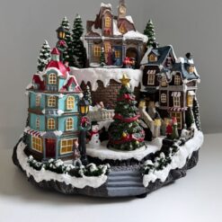 новогодняя карусель Город накануне Рождества, новогодняя карусель 30 см, карусель новогодняя 9153-004, рождественская карусель декор, карусель для новогоднего декора, карусель с праздничной композицией, декоративная карусель на Новый год, новогодняя интерьерная карусель, новогодняя карусель с подсветкой, карусель город накануне Рождества 9153-004, новорічна карусель Місто напередодні Різдва, новорічна карусель 30 см, карусель новорічна 9153-004, різдвяна карусель декор, карусель для новорічного декору, карусель з різдвяною композицією, декоративна карусель на Новий рік, новорічна інтер'єрна карусель, новорічна карусель з підсвіткою, карусель місто напередодні Різдва 9153-004