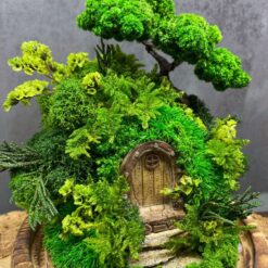 моссариум дверь в лес, моссариум с подсветкой, сказочный моссариум с дверью, интерьерный моссариум с мхом, моссариум с домиком и подсветкой, декоративный моссариум, стеклянный моссариум с деревьями, лесной моссариум с подсветкой, моссариум в стеклянной колбе, мини-сад в моссариуме, моссариум D18 см с подсветкой, моссариум для интерьера, мосаріум двері у ліс, мосаріум з підсвіткою, казковий мосаріум з дверцятком, інтер’єрний мосаріум з мохом, мосаріум з будиночком та підсвіткою, декоративний мосаріум, скляний мосаріум з деревами, лісовий мосаріум з підсвіткою, мосаріум у скляній колбі, міні-сад у мосаріумі, мосаріум D18 см з підсвіткою, мосаріум для інтер’єру