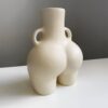 ваза Лола молочная матовая 25х18 см, керамическая ваза женская фигура 25 см, стильная ваза женская форма 25 см, декоративная ваза женская попа 25х18 см, арт-ваза женская керамика 25х18 см, интерьерная ваза женская матовая 25 см, дизайнерская ваза женские формы 25 см, подарочная ваза женская Лола 25х18 см, оригинальная ваза женская скульптура 25 см, современная ваза женский силуэт 25х18 см, настольная ваза женское тело 25 см, художественная ваза женская матовая 25х18 см, ваза Лола молочна матова 25х18 см, керамічна ваза жіноча фігура 25 см, стильна ваза жіноча форма 25 см, декоративна ваза жіноча попа 25х18 см, арт-ваза жіноча кераміка 25х18 см, інтер'єрна ваза жіноча матова 25 см, дизайнерська ваза жіночі форми 25 см, подарункова ваза жіноча Лола 25х18 см, оригінальна ваза жіноча скульптура 25 см, сучасна ваза жіночий силует 25х18 см, настільна ваза жіноче тіло 25 см, художня ваза жіноча матова 25х18 см