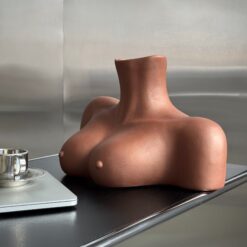 ваза женская грудь Монро шоколадная, ваза Монро шоколадный цвет, керамическая ваза грудь шоколадная, ваза женская форма Монро шоколадная, декоративная ваза Монро шоколадная, арт-ваза в форме груди Монро, стильная ваза Монро шоколадный оттенок, оригинальная ваза грудь Монро шоколадная, дизайнерская ваза Монро шоколадная, интерьерная ваза Монро шоколадная, подарочная ваза Монро грудь шоколадная, современная ваза Монро шоколадная, ваза жіночі груди Монро шоколадна, ваза Монро шоколадний колір, керамічна ваза жіночі груди шоколадна, ваза жіноча форма Монро шоколадна, декоративна ваза Монро шоколадна, арт-ваза у формі жіночих грудей Монро, стильна ваза Монро шоколадний відтінок, оригінальна ваза жіночі груди Монро шоколадна, дизайнерська ваза Монро шоколадна, інтер'єрна ваза Монро шоколадна, подарункова ваза Монро жіночі груди шоколадна, сучасна ваза Монро шоколадна