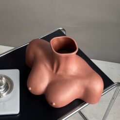 ваза женская грудь Монро шоколадная, ваза Монро шоколадный цвет, керамическая ваза грудь шоколадная, ваза женская форма Монро шоколадная, декоративная ваза Монро шоколадная, арт-ваза в форме груди Монро, стильная ваза Монро шоколадный оттенок, оригинальная ваза грудь Монро шоколадная, дизайнерская ваза Монро шоколадная, интерьерная ваза Монро шоколадная, подарочная ваза Монро грудь шоколадная, современная ваза Монро шоколадная, ваза жіночі груди Монро шоколадна, ваза Монро шоколадний колір, керамічна ваза жіночі груди шоколадна, ваза жіноча форма Монро шоколадна, декоративна ваза Монро шоколадна, арт-ваза у формі жіночих грудей Монро, стильна ваза Монро шоколадний відтінок, оригінальна ваза жіночі груди Монро шоколадна, дизайнерська ваза Монро шоколадна, інтер'єрна ваза Монро шоколадна, подарункова ваза Монро жіночі груди шоколадна, сучасна ваза Монро шоколадна