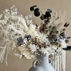 Букет із сухоцвітів та стабілізованих квітів
