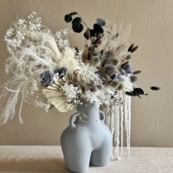 Букет із сухоцвітів та стабілізованих квітів