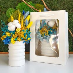 Інтер'єрна композиція зі стабілізованими квітами День Незалежності