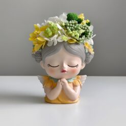 Кашпо Лесная фея в жёлтом с букетом