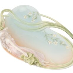 Блюдо Дівчина в листі порцеляна