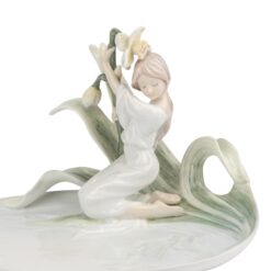 Блюдо Дівчина з нарцисом